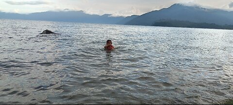 keindahan pantai manara danau ranau