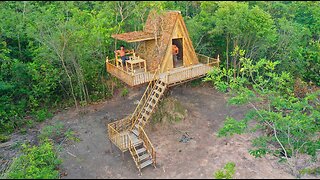 Building The Most Incredible Minecraft Tree House Using Primitive Skill
