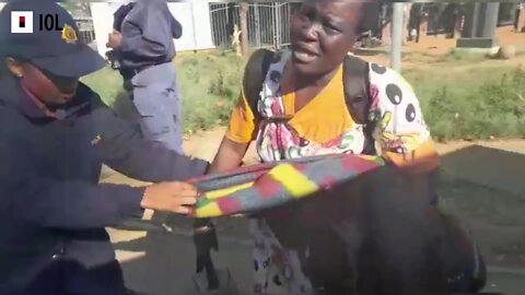 Watch: Police evict refugees from UNHCR offices in Pretoria