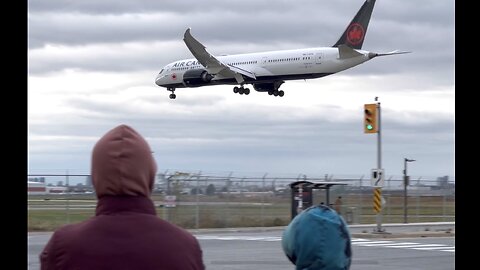 AirCanada Landing in windy day