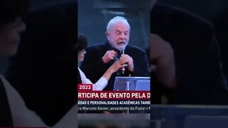Lula molhando o bico