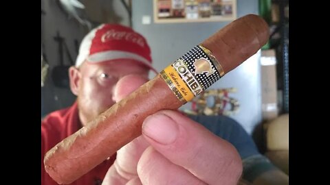 Episode 208 - Cuban Cohiba (Robusto) Review (Gifted by smokers.spot)