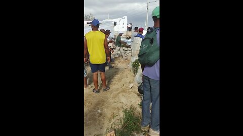 El presidente dominicano Luis Abinader desalojando dominicanos para alojar a nuestros enemigos haiti