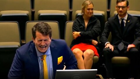 Alex Stein 'Redpills' School Board by Performing a Hilarious Rap