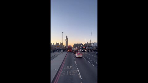 "Cruising Through London: A Bus Adventure"