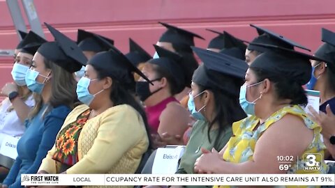 Learning Community Center celebrates parents learning English, growing with their kids