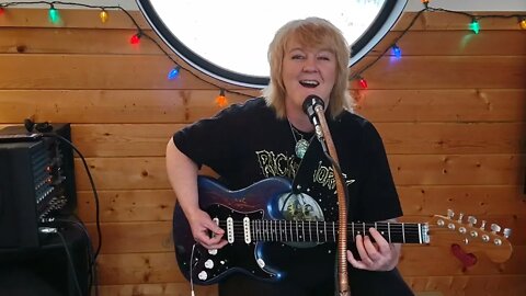 Sweet Dreams (Are Made of This)- The Eurythmics cover by Cari Dell- Female lead guitarist