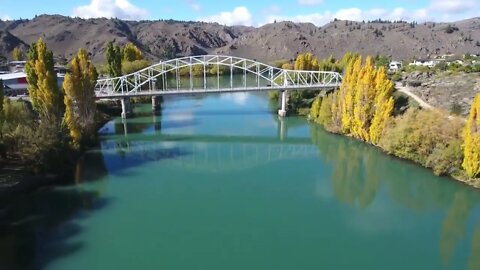 Amazing Drone Footage Autumn on the Clutha at Alexandra 2022