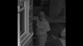 Detroit police seek help in identifying suspect in attempted arson