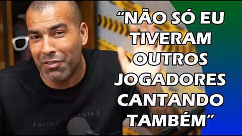 EMERSON CANTOU O HINO DO FLAMENGO JOGANDO PELO FLUMINENSE