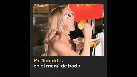 Novios incluyen comida de McDonald´s en su boda