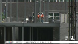 Working in extreme heat: 'We don’t want anybody to have a heat stroke, fall off a roof'