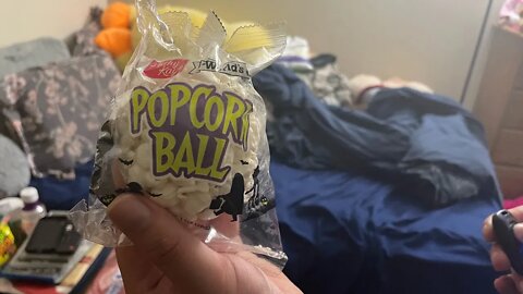 Food review-popcorn ball ￼