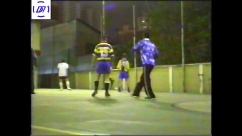 Futebol entre amigos do Derville numa quadra perto da escola, fim de 1998 versão VHS original