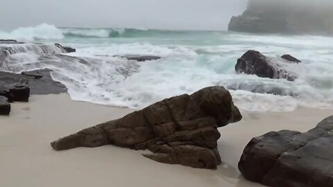 Sons relaxantes de ondas no litoral