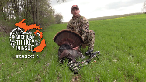 Michigan Turkey Hunting 60 Yard Turkey Kill With the Crossbow MTP S6.E10