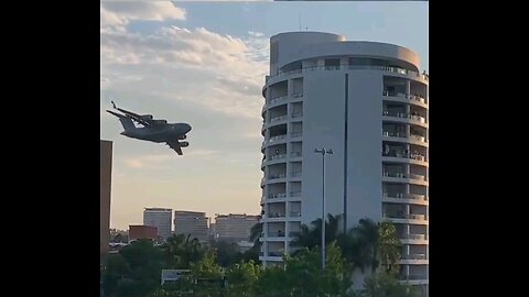 Aussie C17 Bomber Flyby