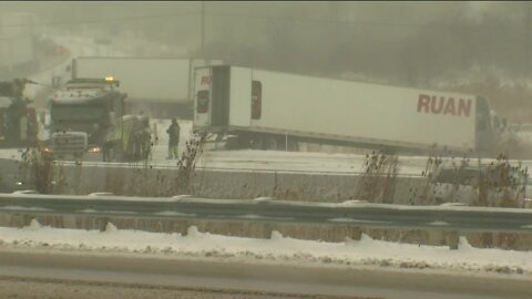 I-41 NB reopened after car pileup in Racine County