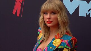 Taylor Swift Urges Fans To Stay Home And Isolate Amid Coronavirus Outbreak