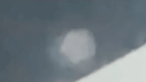 Active sphere UFO signaling and a UFO flyby highspeed. Hazy conditions. East Coast of Florida