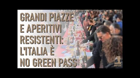 Grandi piazze e aperitivi resistenti: l'Italia No Green Pass