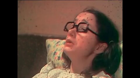 Chaves (1975) - Quem com catapora fere, com catapora será ferido - Episódio 105
