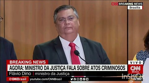 Quer dizer q agora vandalismo é ato antidemocrático, então como ficaria esse fato que passou batido?