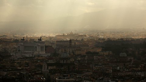 Thousands In Rome Protest Lagging City Maintenance, Mayor