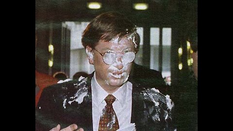 (1998) Bill Gates gets the old PIE-IN-THE-FACE treatment while visiting Belgium