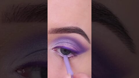 Soft purple glam eye makeup tutorial #shorts