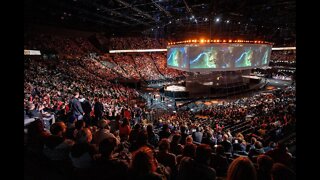 SKT vs DRX Game 5: Final moments before ending (CROWD REACTION)