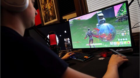 A teen who frustrated his mom gaming 8 hours a day became a millionaire in the Fortnite World Cup