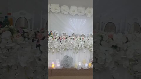 Wedding bride & groom table decorations - white #wedding #backdrop #bride
