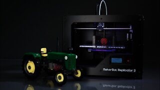 EEVblog #356 - Makerbot Replicator 2 Announcement
