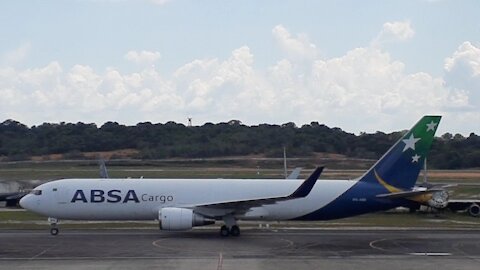 Boeing 767-300ERF PR-ABB pousa em Manaus vindo de Guarulhos