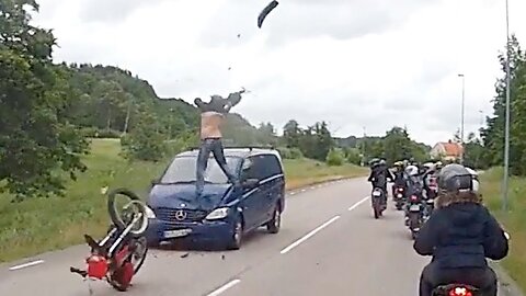 Hectic Road Bike Crashes & Motorcycle Mishaps 2017 [Ep.#21]