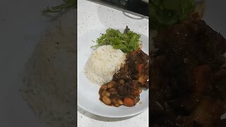 Dinner Recipe Ideas 😋- Oxtail Stew, Rice & Fresh Vegetables #food #jamaicafood