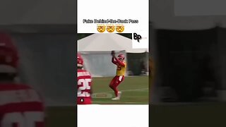 Patrick Mahomes Fakes a No Look Pass #nfl #chiefs