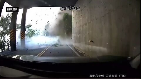 Driver in the mountains of Taiwan captures the moment the April 3rd earthquake strikes