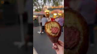 Battle of the Disney corn dog 🌭 #shorts #disneyland #disneyfood