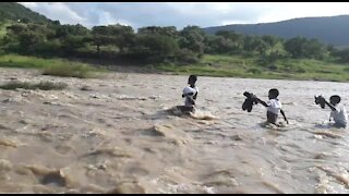 SOUTH AFRICA - Durban - Crossing the Khamanzi River to go to school and back (Videos) (Set 1) (6GJ)