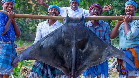 85 kg MANTA RAY | Giant Fish Cutting and Cooking in Village