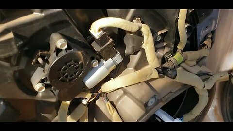 2007 Mazda CX-9: Front Door Window Motor and Regulator Replacement