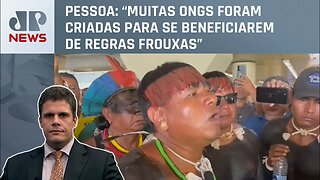 Indígenas realizam ato contra Lula no Aeroporto Internacional de Brasília