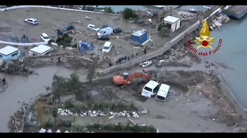 Firefighters continue in Ischia (Italy) the search for the 4 still missing and to help population