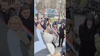 Des élus de la NU..PES hués à leur arrivée - Manif Boulangers et Artisans du 23.01.23