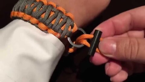 Adjustable Paracord Survival Bracelet with Fire Starter