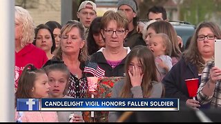 Horseshoe Bend community holds candlelight vigil for fallen soldier