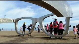 SOUTH AFRICA - Cape Town - The Big Walk (Video) (z3v)