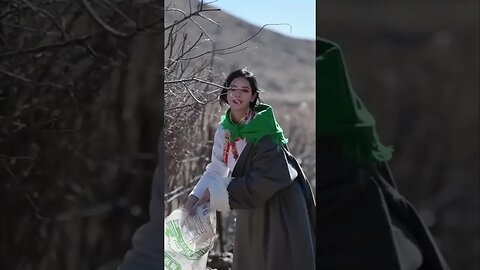Beautiful Chinese Country Girl Gathers Roots